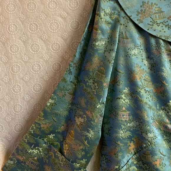 100% Silk Brocade Women's Swing Jacket. Made in Post-War Japan. - Picture 5 of 16